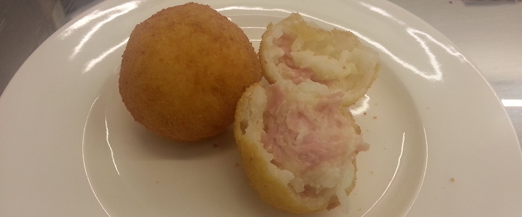 Arancine di riso con prosciutto e Provolone Valpadana D.O.P.