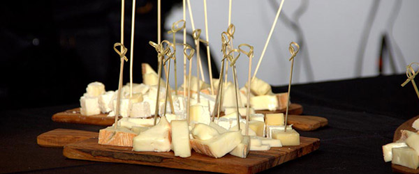 Aperitivo con Provolone Valpadana DOP