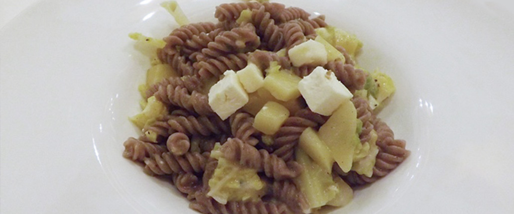 Fusilli di grano saraceno con verza, pancetta affumicata e Salva Cremasco D.O.P.