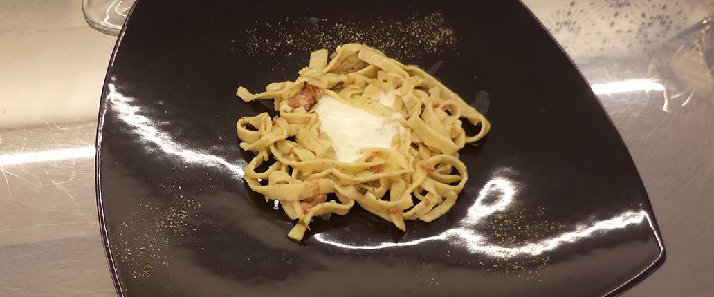 Tacconi marchigiani con ragù di Fave di Fratte Rosa, Ciauscolo IGP e vellutata di Casciotta d’Urbino DOP