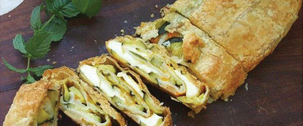 Strudel salato con zucchine, fiori e Taleggio D.O.P.