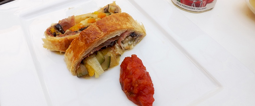 Strudel di verdure e Taleggio D.O.P., salsa al pomodoro