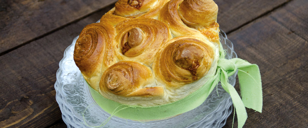 Torta delle rose farcita con pancetta alle erbe e Taleggio D.O.P.