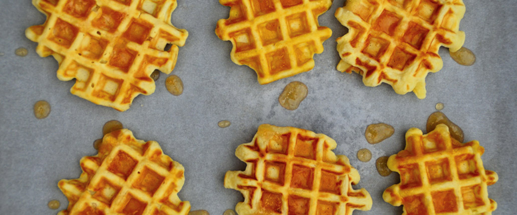 Waffle di patate al Taleggio D.O.P. con marmellata senapata di pere