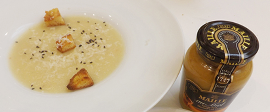 Crema di sedano rapa, Provolone Valpadana D.O.P. e crostini con senape al miele