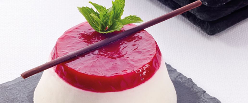 Piave cheese and raspberry jelly cheesecake